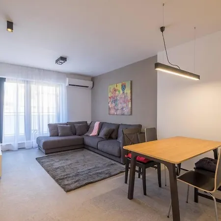 Minimal Interior Design / Metro Station / Luxury A Apartment